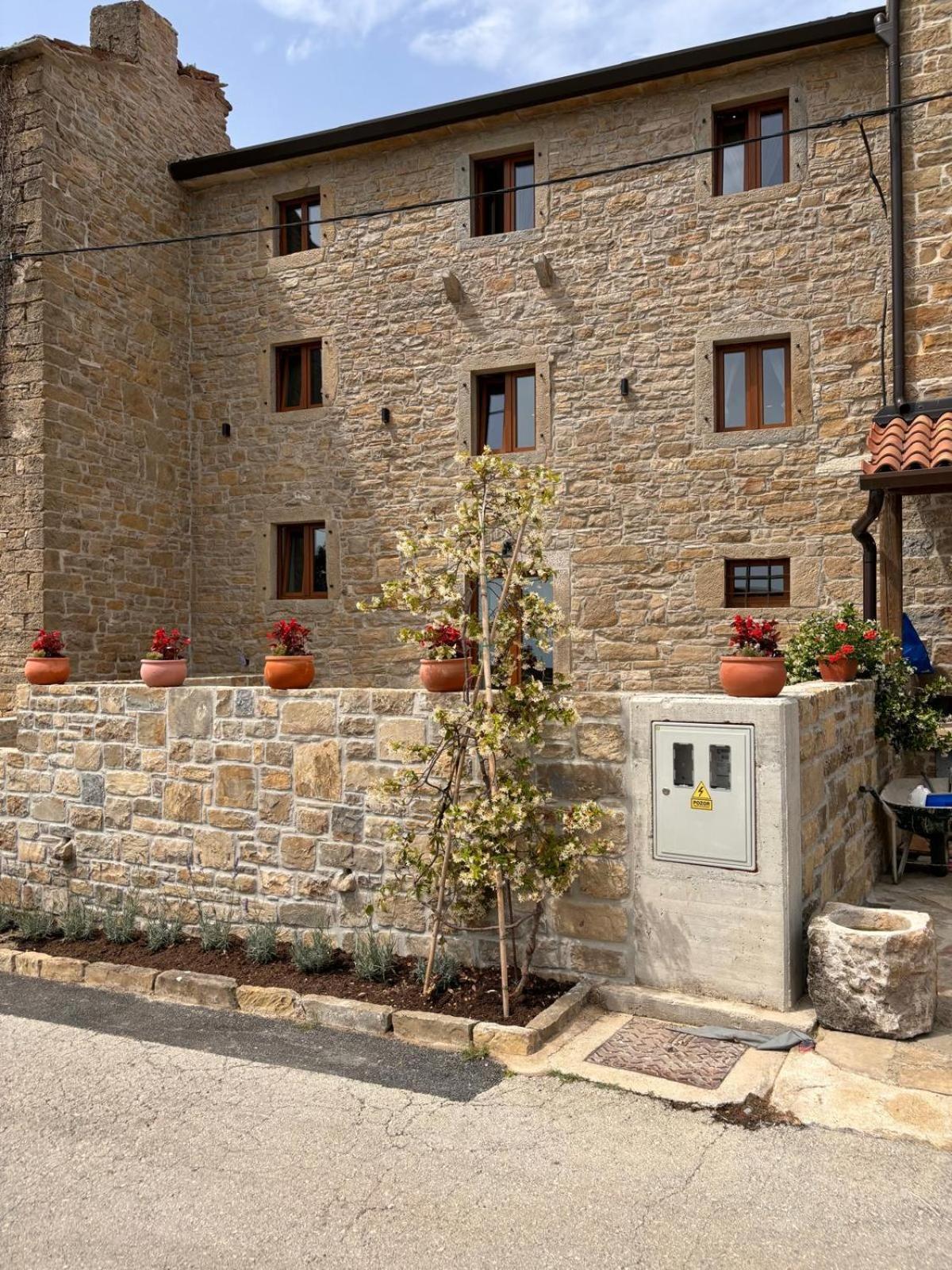 Apartments Grožnjan 外观 照片